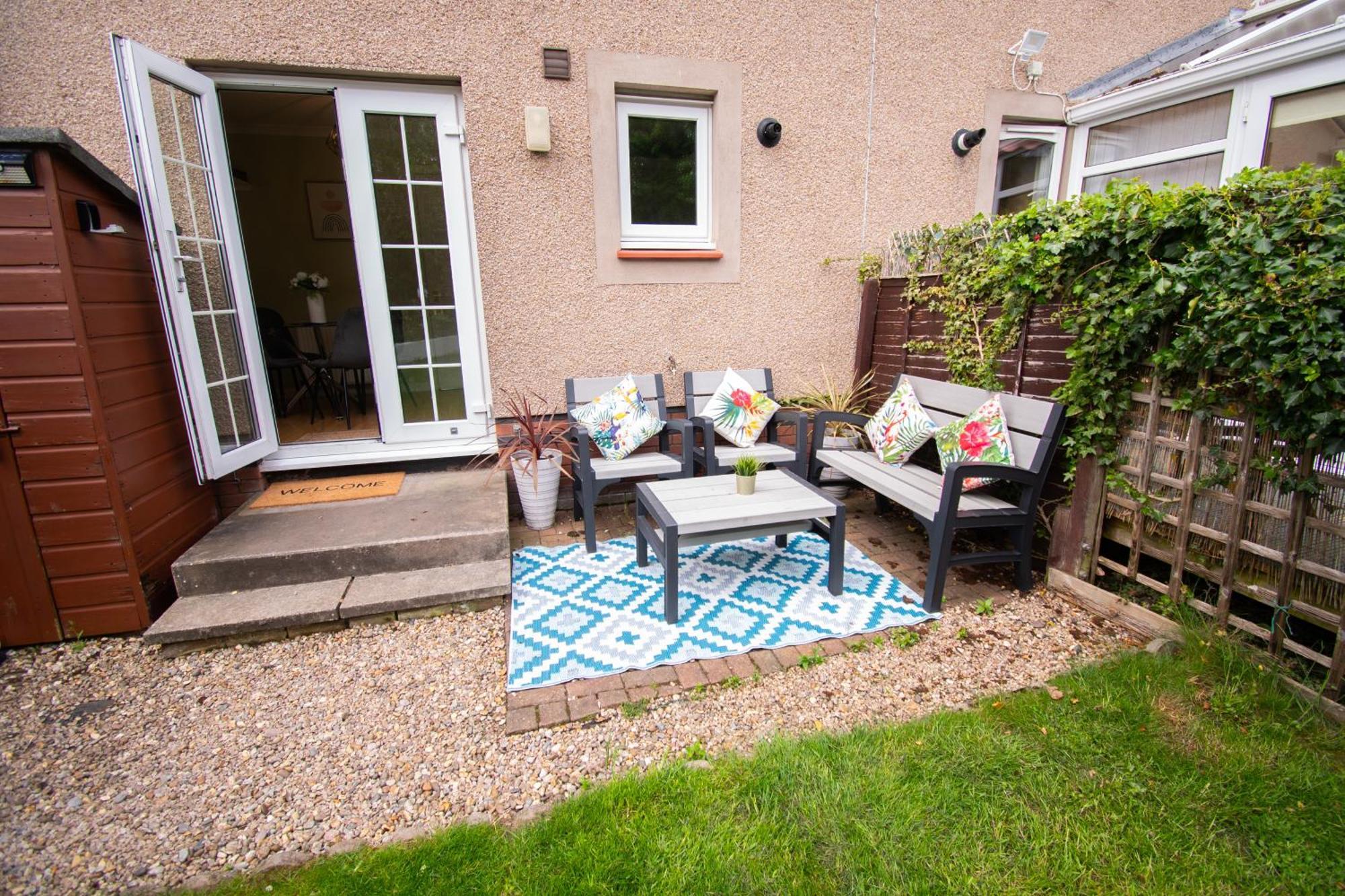 Villa Retreat - 2 Bedroom *